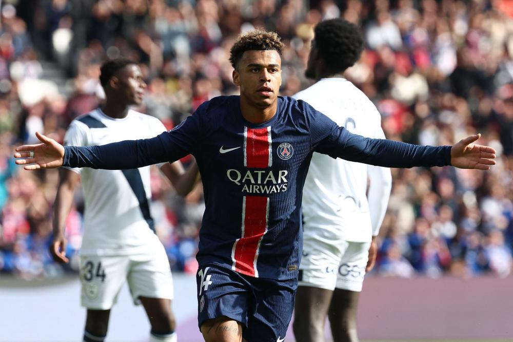 某次队员张 某次队员张